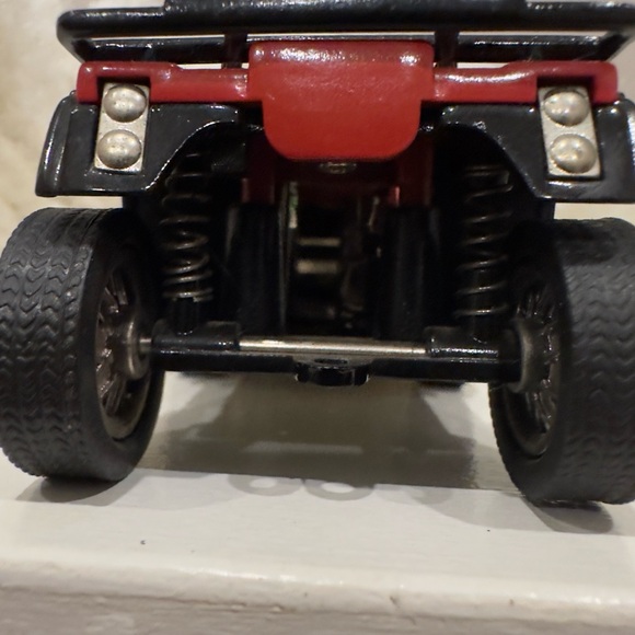 Red Honda Fourtrax 300 Diecast 4-wheeler ATV with working clock - Picture 3 of 10